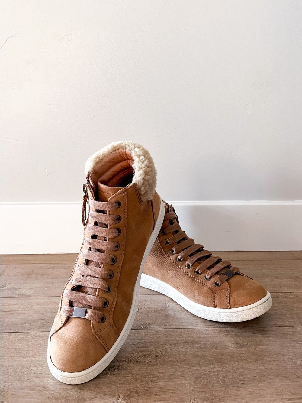 UGG Olive High Top Sneakers Chestnut Brown Shearling Collar Women’s 9.5 - Picture 11 of 12